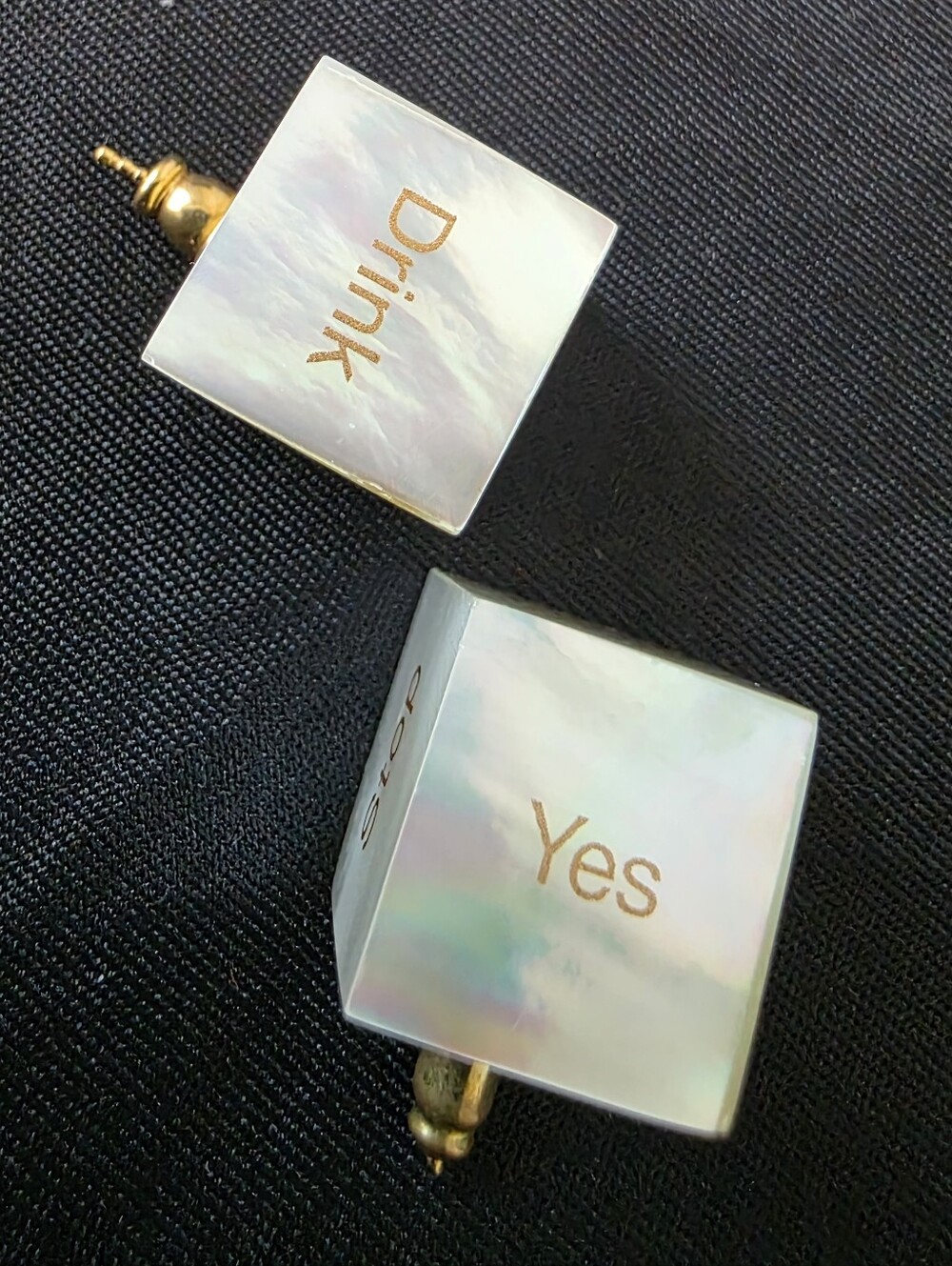 Auth Fendi Mother-of-Pearl 'Logo Cube Stud Earrings - Picture 5 of 9